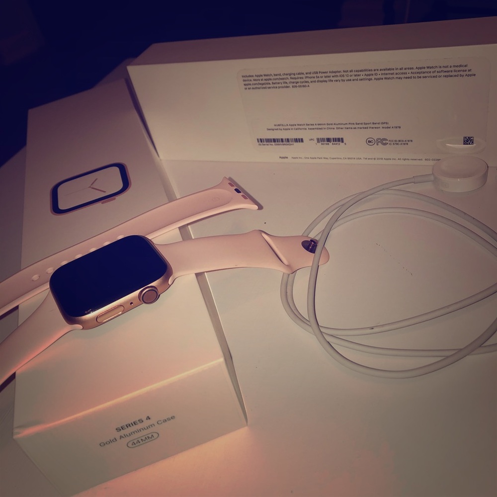 Apple Watch Gold Aluminum series 4